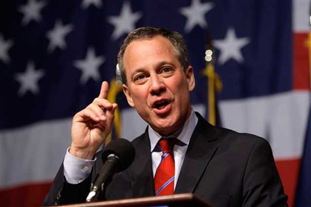 DraftKings, FanDuel Defiant Over NY AG Order: Suggest He’s Attention Whore